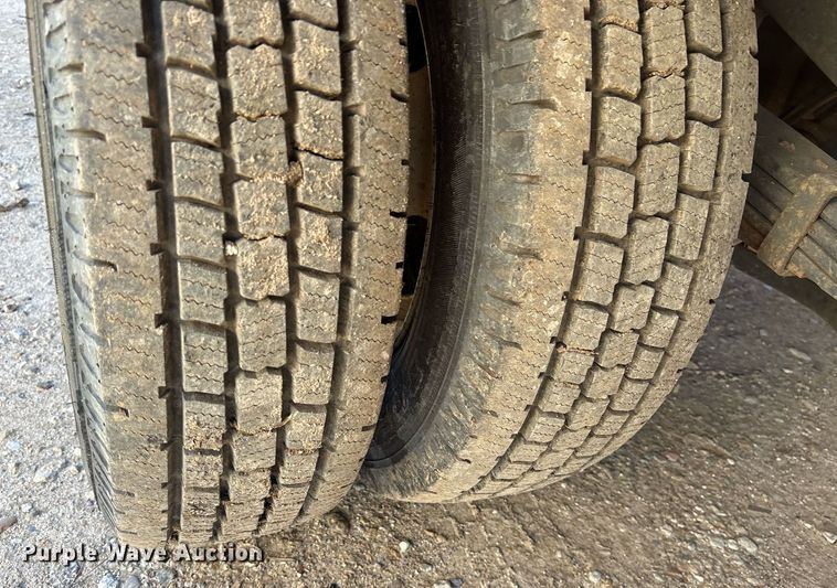 image for item EY9947 2016 Ford E350 Super Duty box truck