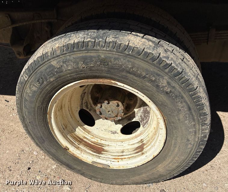 image for item EY9947 2016 Ford E350 Super Duty box truck