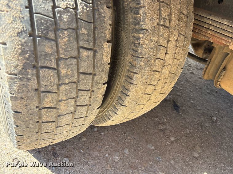 image for item EY9947 2016 Ford E350 Super Duty box truck