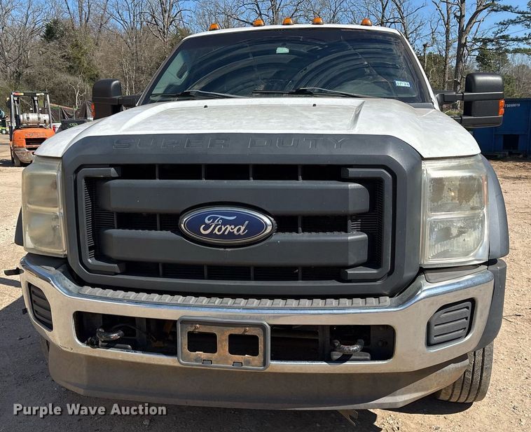 image for item EY9948 2013 Ford F450 Super Duty flatbed truck