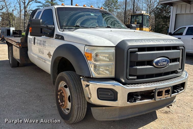 image for item EY9948 2013 Ford F450 Super Duty flatbed truck