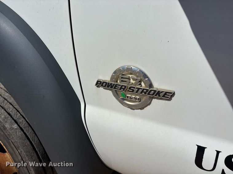 image for item EY9948 2013 Ford F450 Super Duty flatbed truck