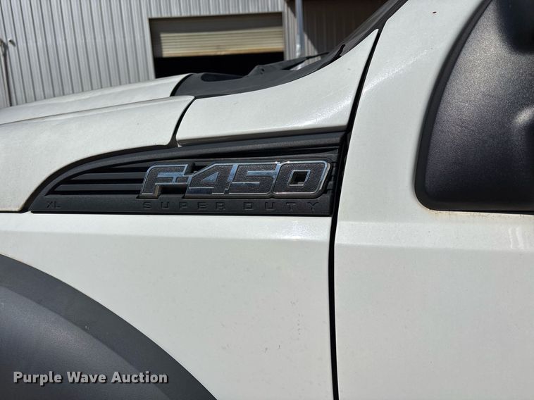 image for item EY9948 2013 Ford F450 Super Duty flatbed truck