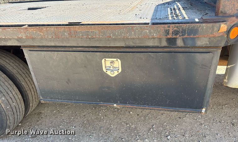 image for item EY9948 2013 Ford F450 Super Duty flatbed truck