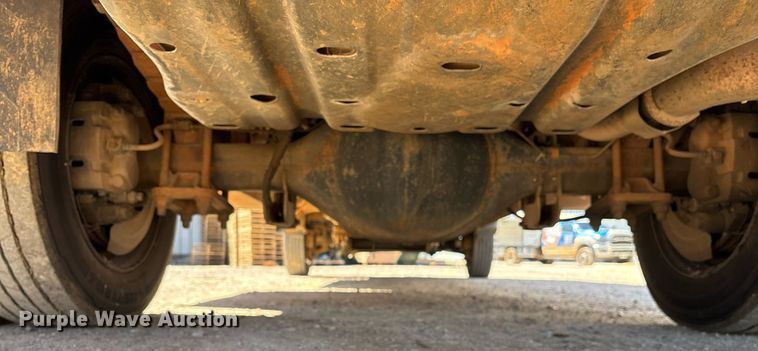 image for item EY9948 2013 Ford F450 Super Duty flatbed truck