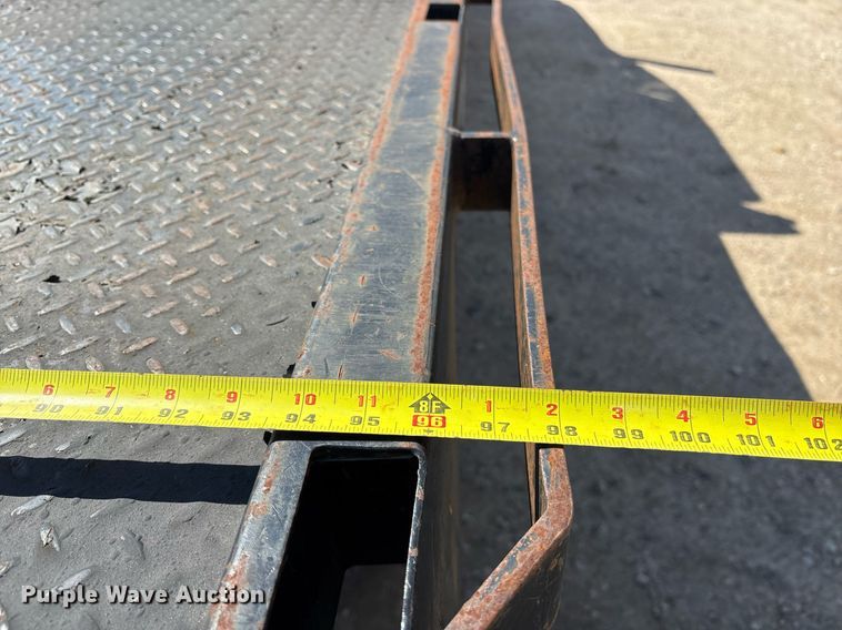 image for item EY9948 2013 Ford F450 Super Duty flatbed truck