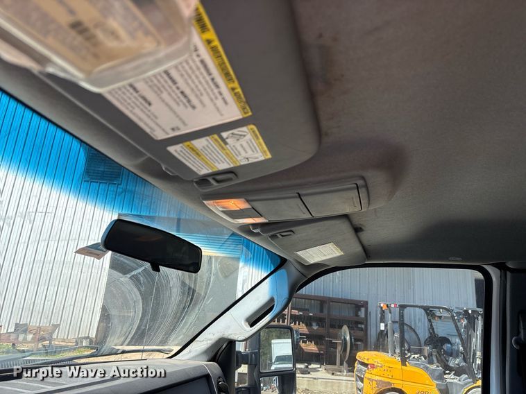 image for item EY9948 2013 Ford F450 Super Duty flatbed truck