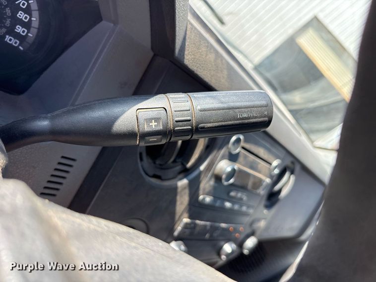 image for item EY9948 2013 Ford F450 Super Duty flatbed truck