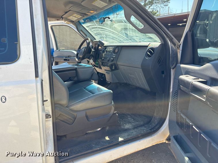 image for item EY9948 2013 Ford F450 Super Duty flatbed truck