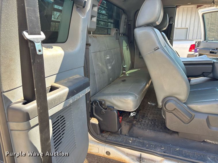 image for item EY9948 2013 Ford F450 Super Duty flatbed truck