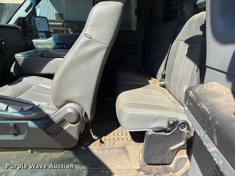 image for item EY9948 2013 Ford F450 Super Duty flatbed truck