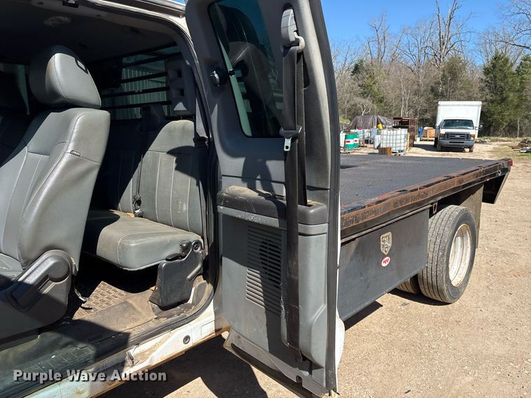 image for item EY9948 2013 Ford F450 Super Duty flatbed truck