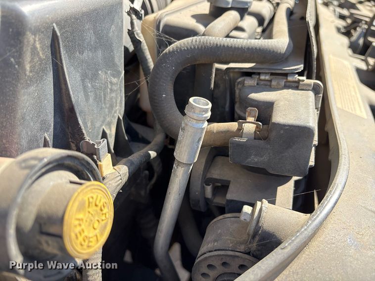 image for item EY9948 2013 Ford F450 Super Duty flatbed truck