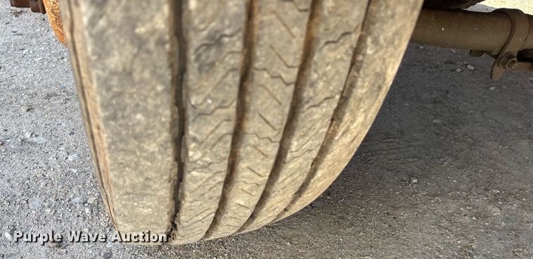 image for item EY9948 2013 Ford F450 Super Duty flatbed truck