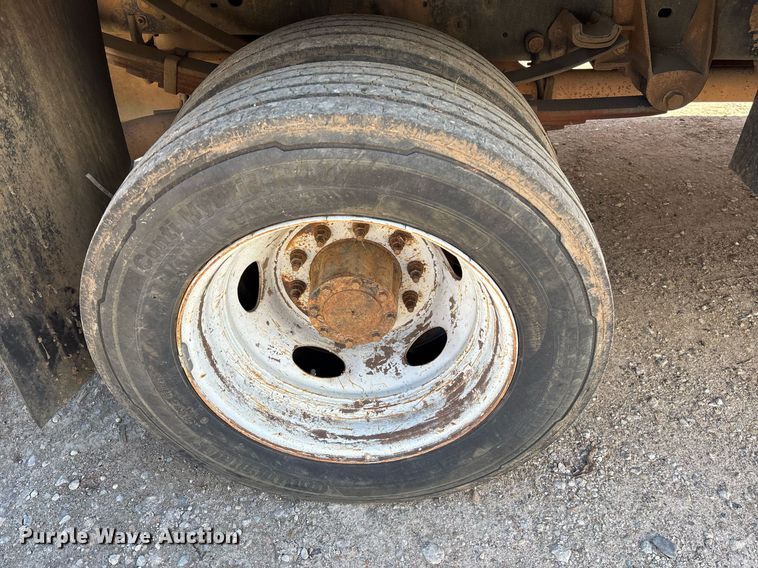 image for item EY9948 2013 Ford F450 Super Duty flatbed truck