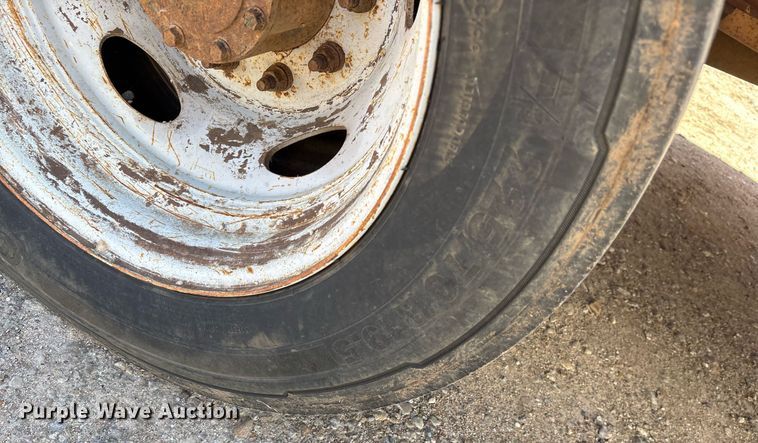 image for item EY9948 2013 Ford F450 Super Duty flatbed truck