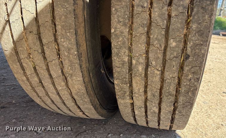 image for item EY9948 2013 Ford F450 Super Duty flatbed truck