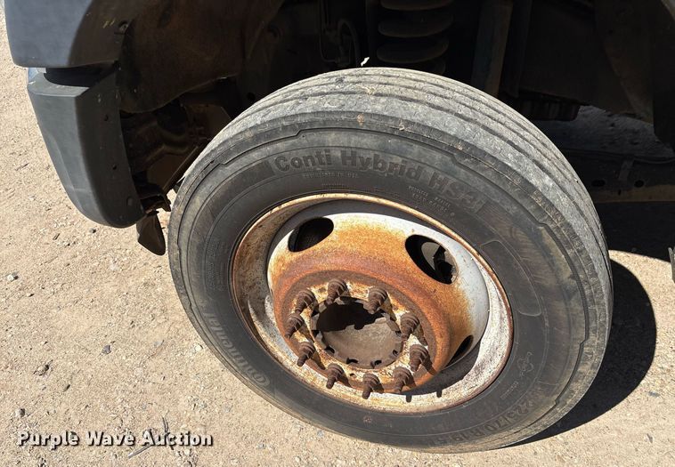 image for item EY9948 2013 Ford F450 Super Duty flatbed truck