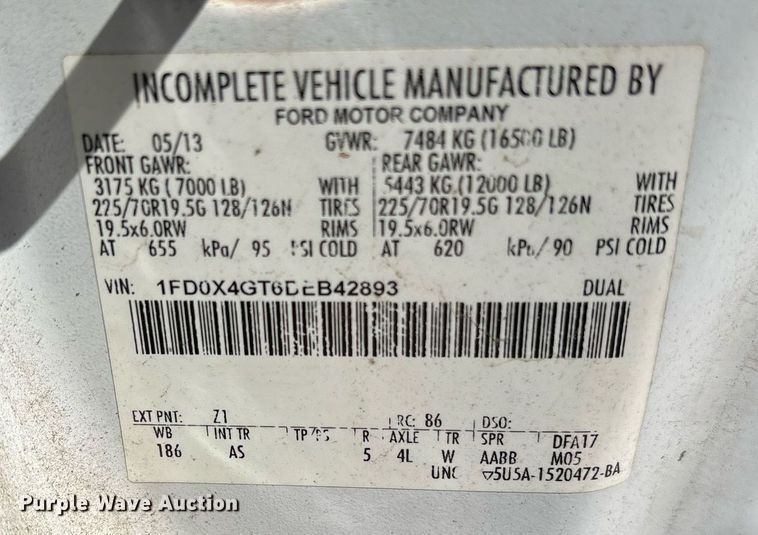 image for item EY9948 2013 Ford F450 Super Duty flatbed truck