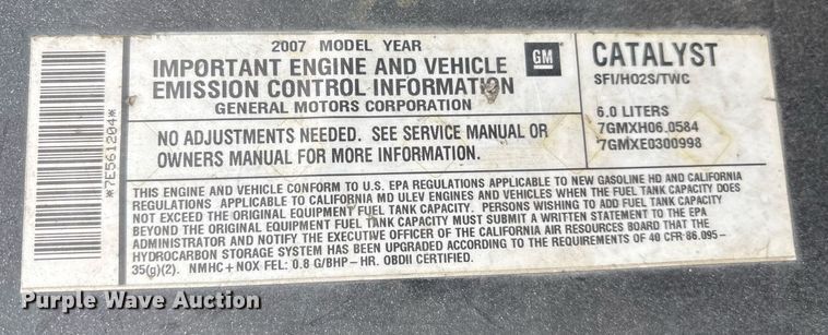 image for item EY9949 2007 Chevrolet Silverado 3500HD flatbed pickup truck