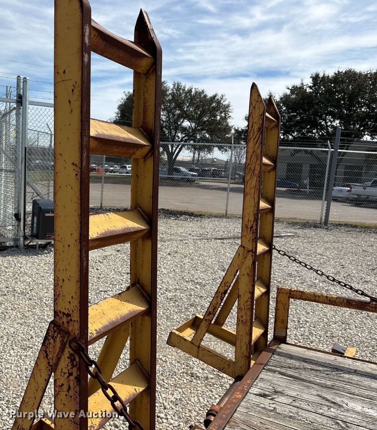 image for item EY9964 2007 Prime utility trailer