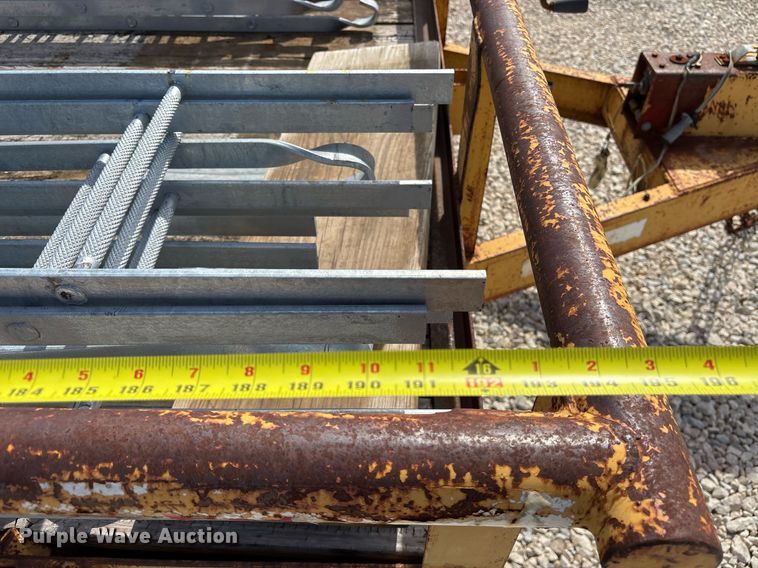 image for item EY9964 2007 Prime utility trailer