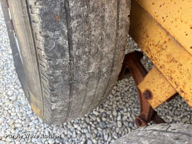 image for item EY9964 2007 Prime utility trailer