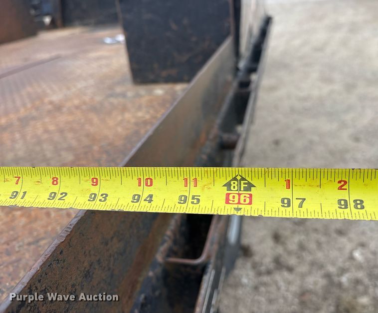 image for item EY9965 2007 Chevrolet Silverado 3500HD flatbed pickup truck