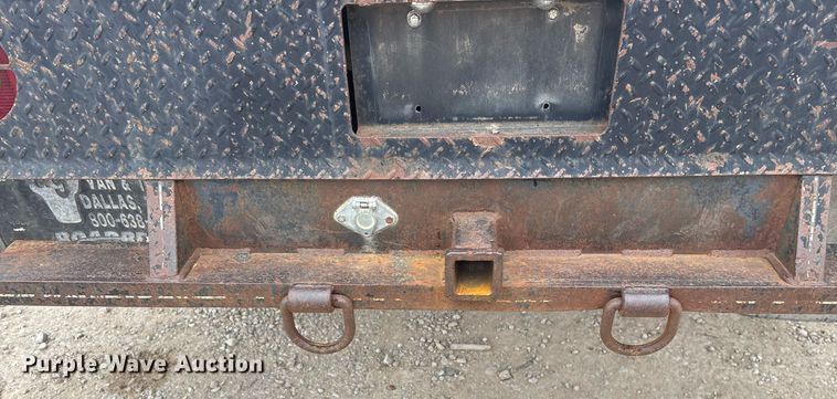 image for item EY9966 2007 Chevrolet Silverado 3500HD flatbed pickup truck