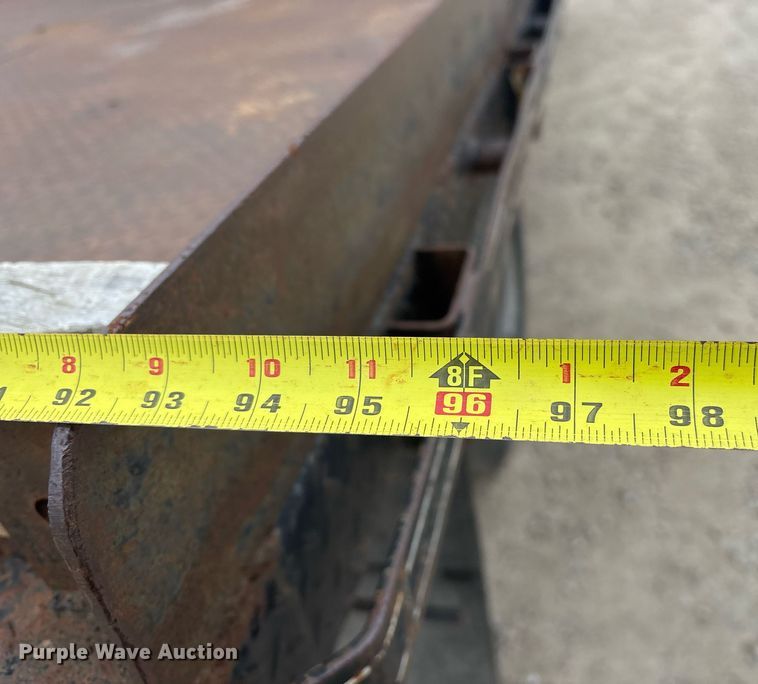 image for item EY9966 2007 Chevrolet Silverado 3500HD flatbed pickup truck