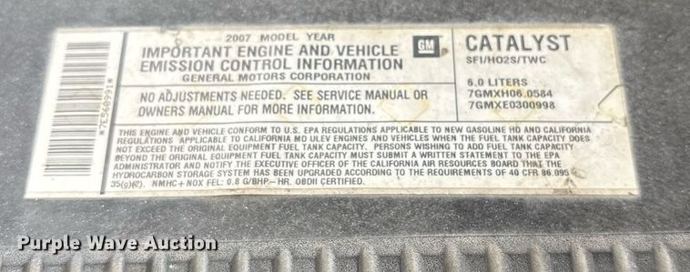 image for item EY9966 2007 Chevrolet Silverado 3500HD flatbed pickup truck