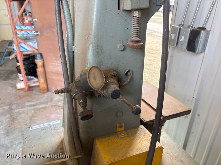 image for item EY9991 Kalamazoo belt sander