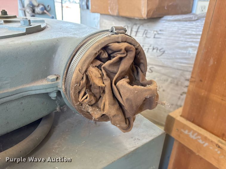 image for item EY9992 Furnas dust collector