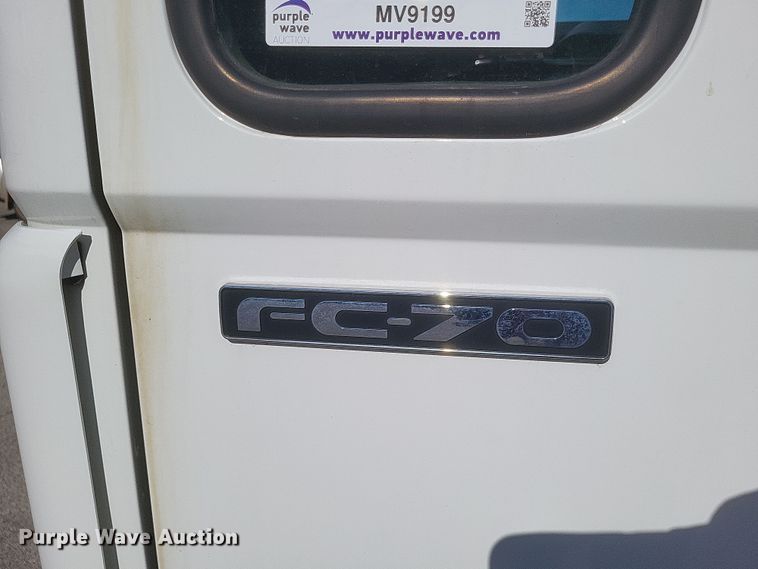 image for item MV9199 2003 Freightliner FC70 box truck