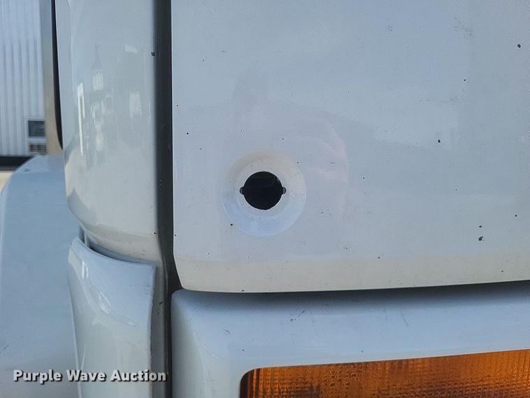 image for item MV9199 2003 Freightliner FC70 box truck