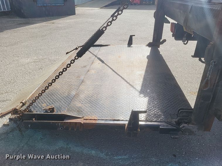 image for item MV9199 2003 Freightliner FC70 box truck