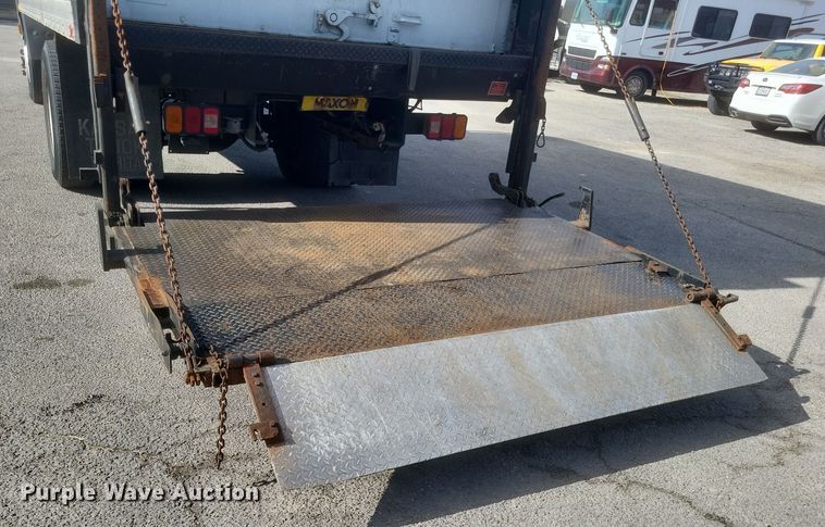 image for item MV9199 2003 Freightliner FC70 box truck