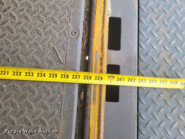 image for item MV9199 2003 Freightliner FC70 box truck