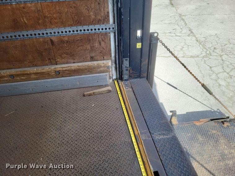 image for item MV9199 2003 Freightliner FC70 box truck