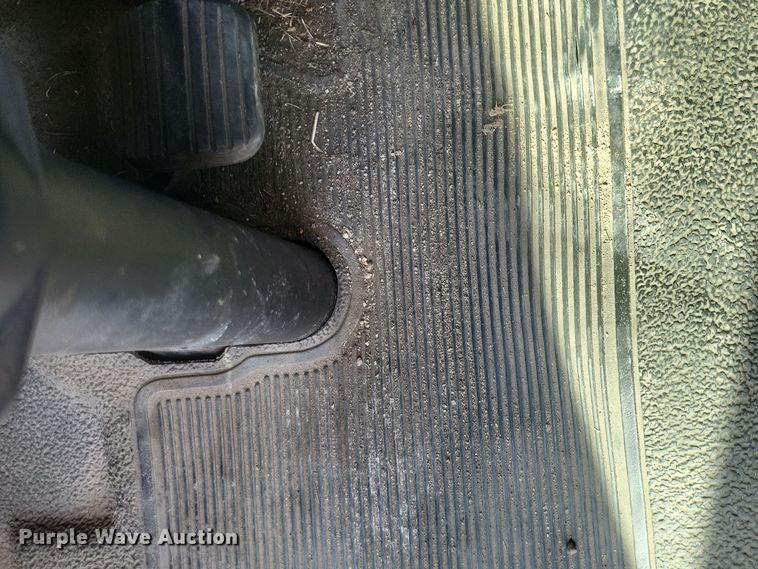 image for item MV9199 2003 Freightliner FC70 box truck