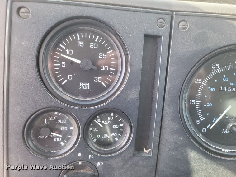 image for item MV9199 2003 Freightliner FC70 box truck