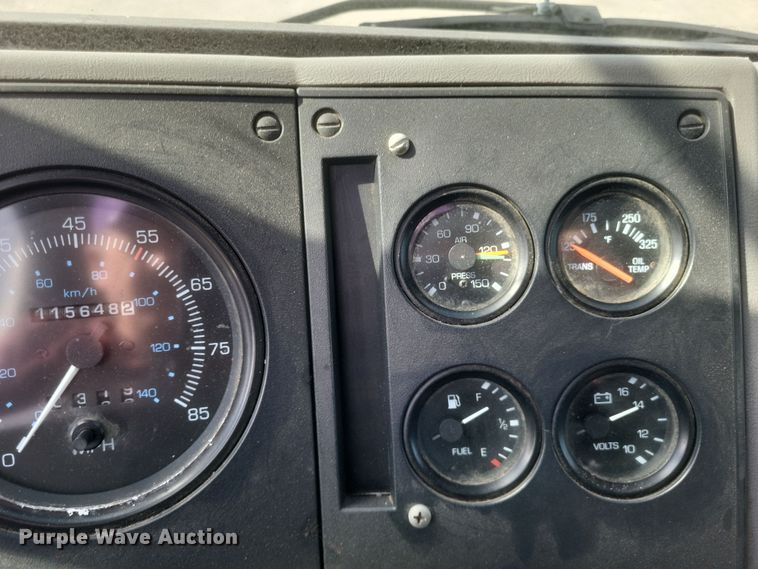 image for item MV9199 2003 Freightliner FC70 box truck