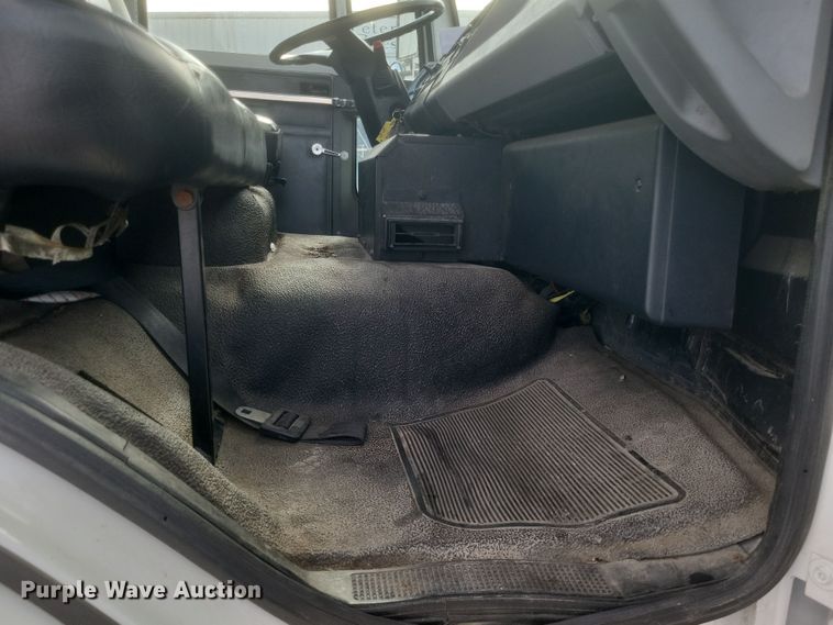 image for item MV9199 2003 Freightliner FC70 box truck