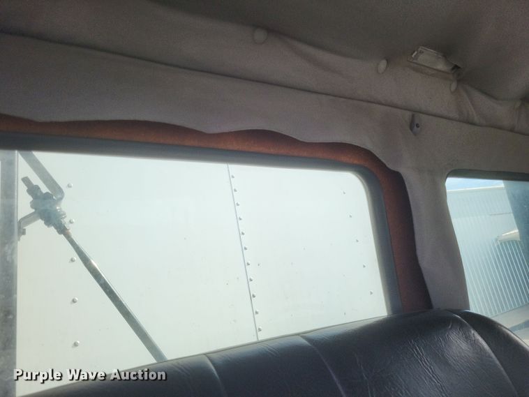 image for item MV9199 2003 Freightliner FC70 box truck