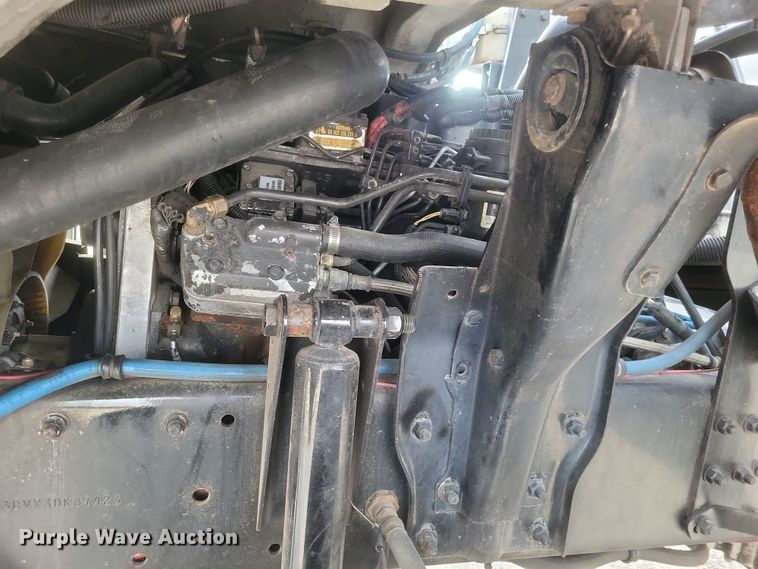 image for item MV9199 2003 Freightliner FC70 box truck