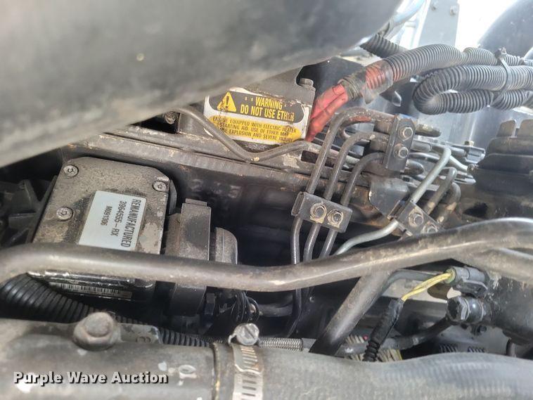 image for item MV9199 2003 Freightliner FC70 box truck