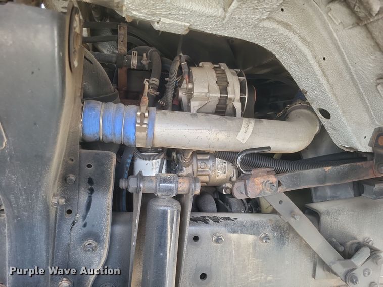 image for item MV9199 2003 Freightliner FC70 box truck