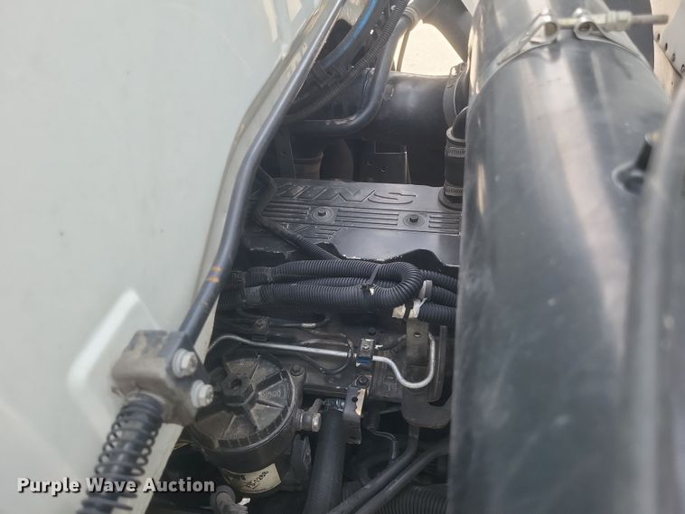 image for item MV9199 2003 Freightliner FC70 box truck