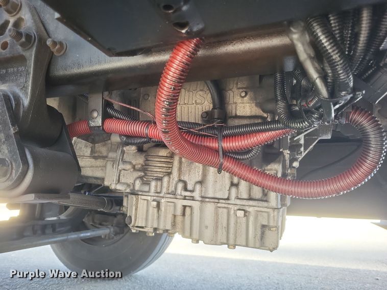 image for item MV9199 2003 Freightliner FC70 box truck