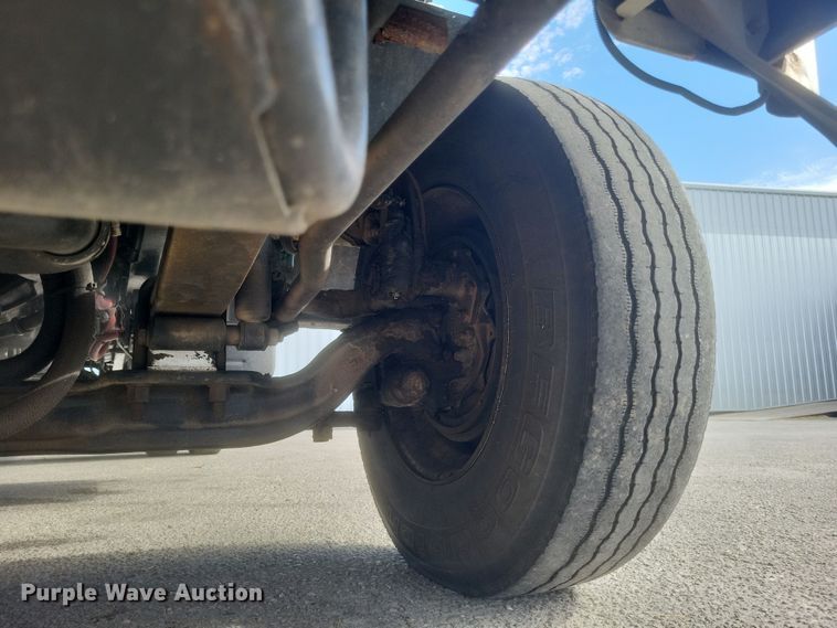 image for item MV9199 2003 Freightliner FC70 box truck